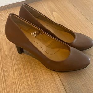 Size 8.5 merona low heels brown